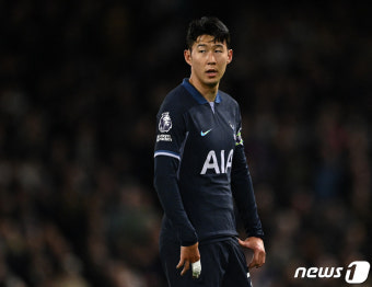 EPL 풀럼과 경기 0대3 완패 아쉬워 하는 손흥민