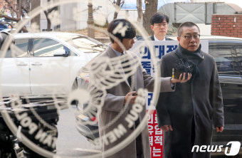 경찰 출석 입장 밝히는 박명하 의협 조직위원장