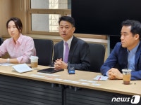 샘 울트먼이 픽한 韓스타트업, 중기부가 다리 놨다