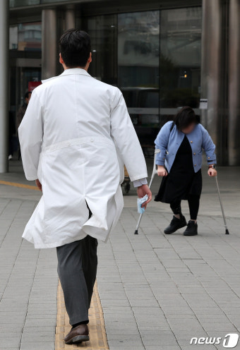 한 달 넘게 이어지는 전공의 집단행동… 정부 업무개시명령 공시