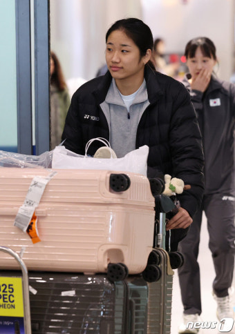 부상으로 전영오픈 4강으로 마친 안세영