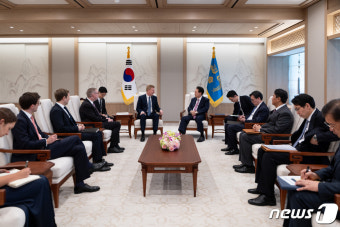 윤석열 대통령, 올리버 다우든 영국 부총리 접견