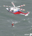日서 전복된 한국 선적 수송선 탑승자 1명 추가 구조