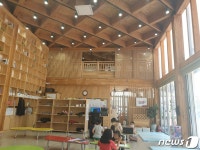 하동문화예술회관, 산림청 ‘실내목질화사업’ 대상시설 선정