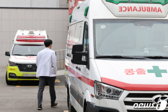'오늘부터 자율적 사의' 의대 교수들의 선택은?