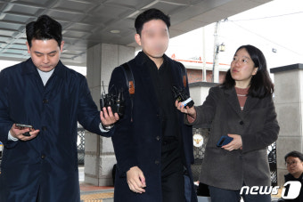 경찰 출석하는 '전공의 블랙리스트' 의혹 메디스태프 대표