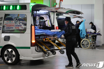 '의대 교수 사직 현실화' 환자들은 어디로