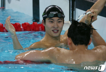수영 황선우, 자유형 100m 이어 200m도 파리 올림픽 출전권 확보(종합)