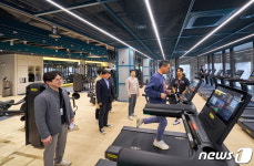 LG트윈타워, 37년만에 로비부터 아케이드까지 전면 탈바꿈