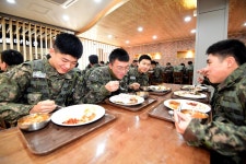 군통령도 이긴 백종원…軍장병 휴일 브런치 함께 하고픈 스타 1위