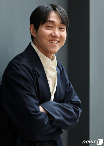 환한 미소 짓는 '피라미드 게임' 최성원