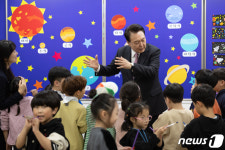 윤 대통령, 늘봄학교 찾아 누리호 특강