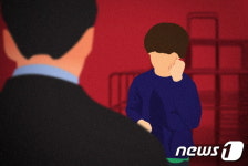 과자 사줄게 아파트 놀이터서 여아 성추행한 40대 남성 실형