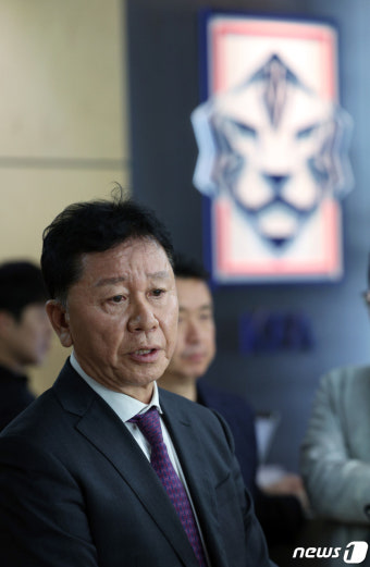 정해성 위원장 '국대 감독, 국내 4명-해외 7명으로 압축'