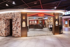 아웃백 스테이크하우스, 현대백화점 천호점에 이전 오픈