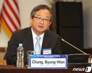 인사말 하는 정병원 외교부 차관보