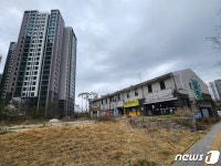 126억→70억으로 뚝…재건축 알박기로 헐값된 흉물 상가