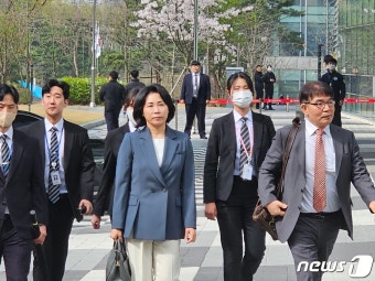 [속보] 이재명 배우자 김혜경 '선거법 위반혐의' 2차 재판 출석