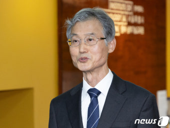 총선 투표 마친 조희대 대법원장