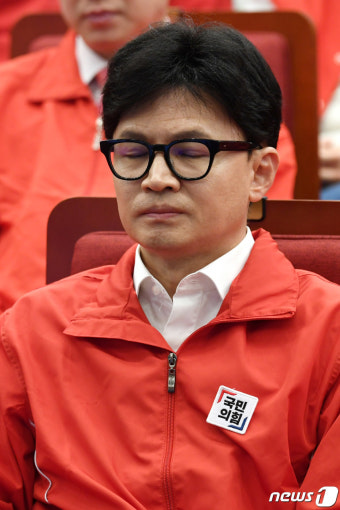 침통한 표정의 한동훈 비대위원장