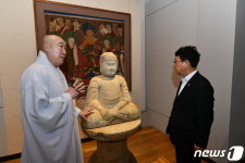 화엄사 성보박물관 방문한 최응천 문화재청장