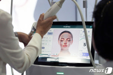 진화하는 피부미용의료기기