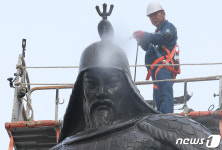 머리 감는 이순신장군