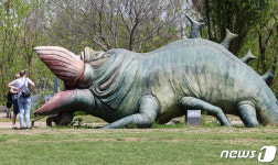 한강 괴물 조형물, 결국 10년 만에 철거 수순