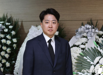 빈소 찾은 이준석 대표