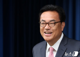 '친윤' 정진석, 새 비서실장 임명
