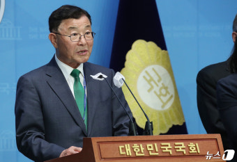시민대표단 설문조사 결과 발표하는 김상균 위원장