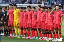 [속보] 황선홍호, 일본 꺾고 조 1위로 8강행…신태용 감독의 인니와 맞대결
