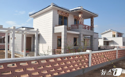 북한, 황해남도 신생농장 살림집 입사모임…당 영도의 빛나는 결실