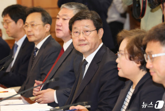 노연홍 위원장, 제1차 의료개혁특위 주재
