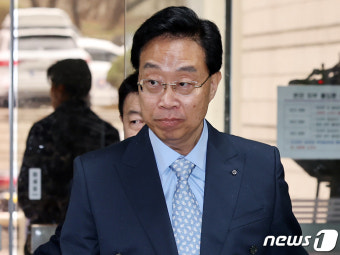[속보] '뇌물 의혹' 전준경 前민주연 부원장 불구속 기소