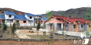 북한, 희천시 송지농장 새 살림집 완공…김정은 영도의 빛나는 결실