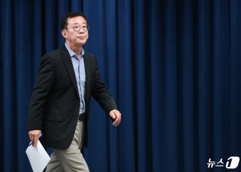 실무회동 브리핑 마친 홍철호 정무수석