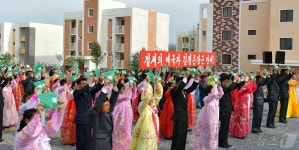 북한 사동구역 오류남새농장서 살림집 입사모임 진행