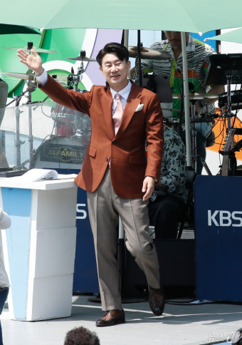 '전국노래자랑' MC 남희석 입니다