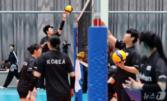 여자배구 국가대표팀, 모랄레스 체제로 첫 공개훈련