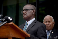 기자회견하는 친중 머넬레 솔로몬 제도 새 총리