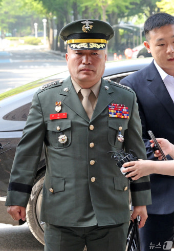 공수처 소환 출석하는 김계환 해병대사령관