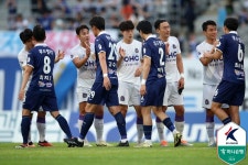 안양, 아산과 1-1 무승부…K리그2 선두 도약
