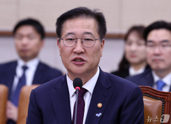 발언하는 박성재 장관