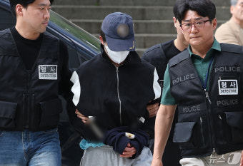 '여자친구 살해 혐의' 의대생, 영장심사 출석