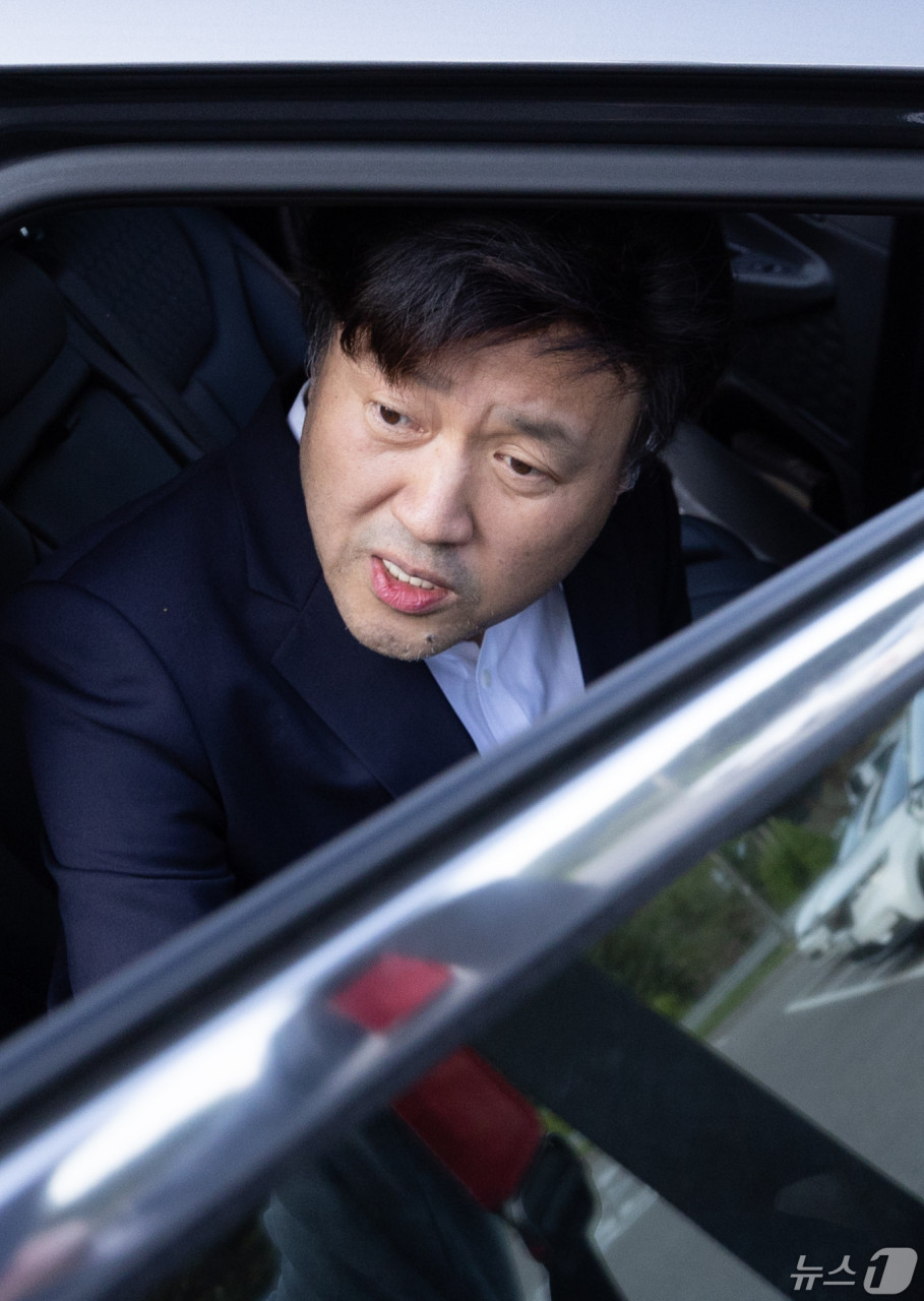서울고법, 프로골퍼 출신 안성현 씨 불법 상장 수수료 혐의에 대한 보석 결정 지속