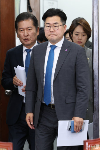 최고위 참석하는 박찬대 원내대표