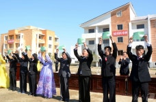 북한, 신의주에 들어선 새 주택들 선전…국경관문도시 문화농촌