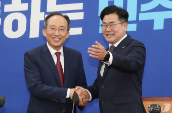 미소짓는 추경호·박찬대