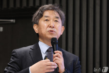 발표하는 김종일 교수